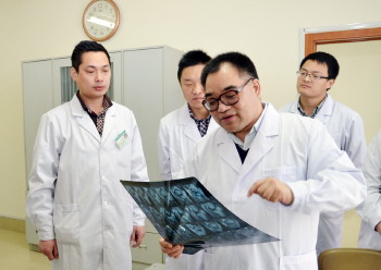 1487232190583275.jpg 《淄博晚報(bào)》中醫(yī)微創(chuàng) 精湛之術(shù).jpg