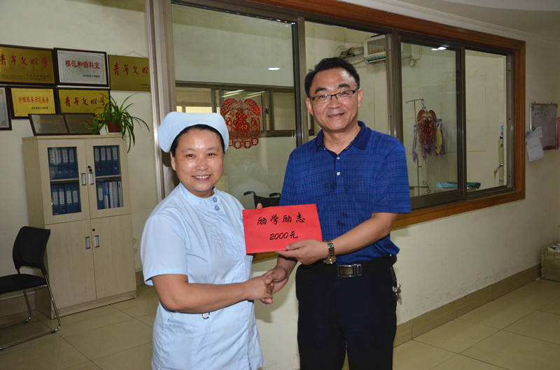 1504141513928614.jpg 金秋助學(xué) 郭宗新_副本.jpg